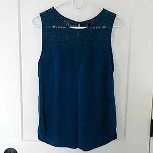 Gap lace insert tank